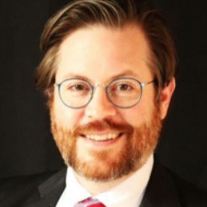 Lee Conger headshot