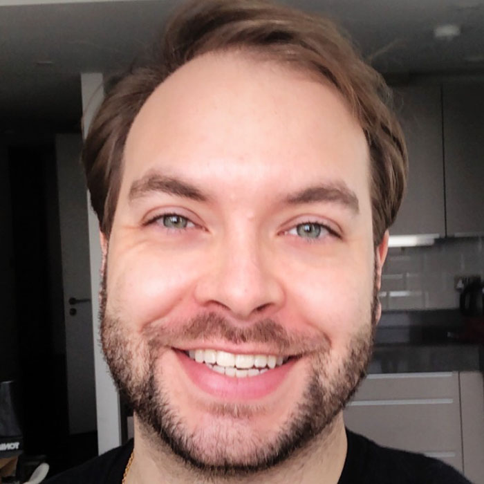 Tom Andrews headshot